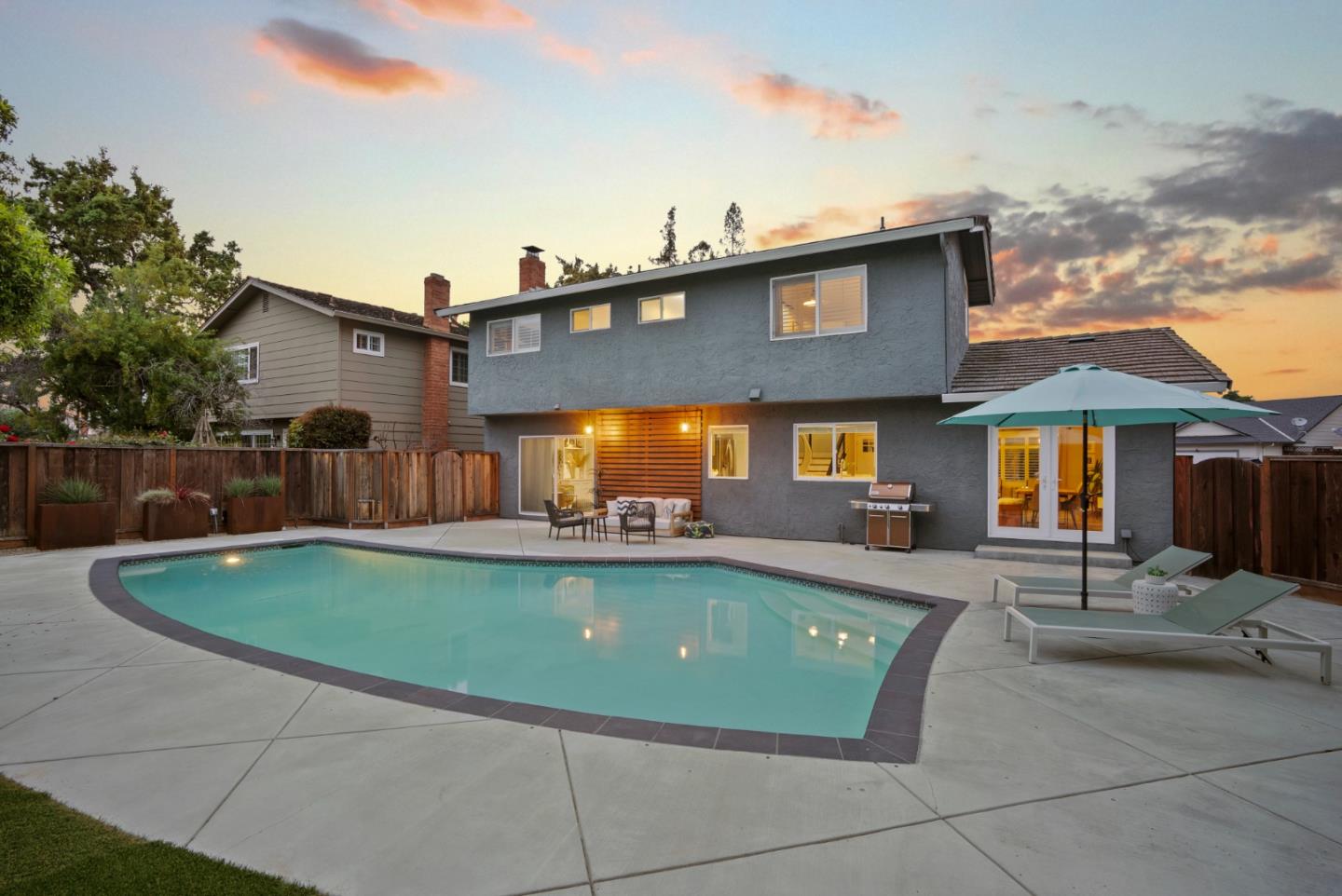 3736 Thousand Oaks DR