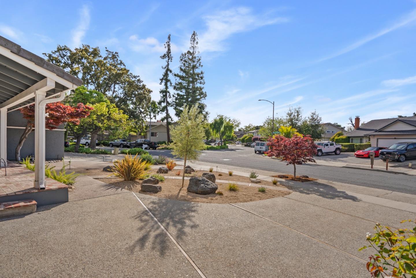 3736 Thousand Oaks DR