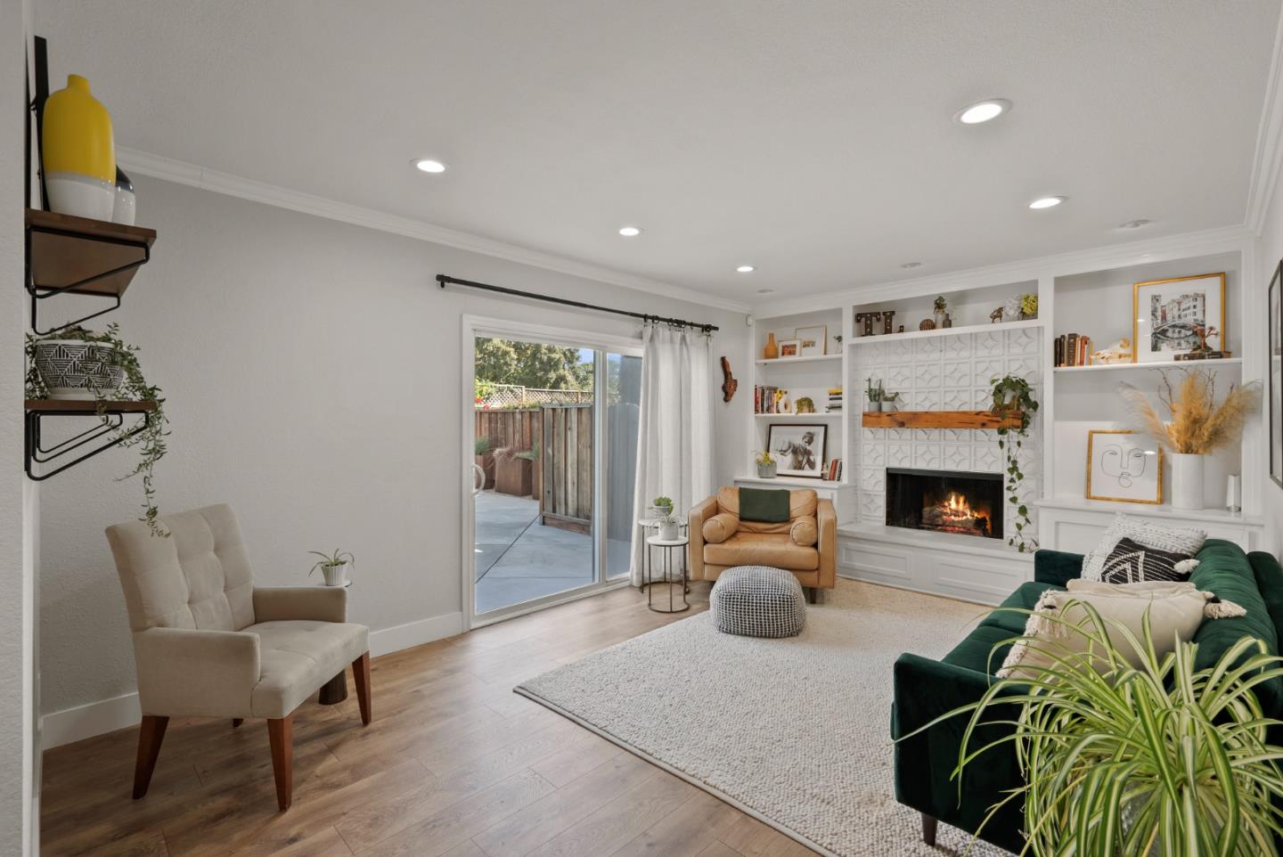 3736 Thousand Oaks DR