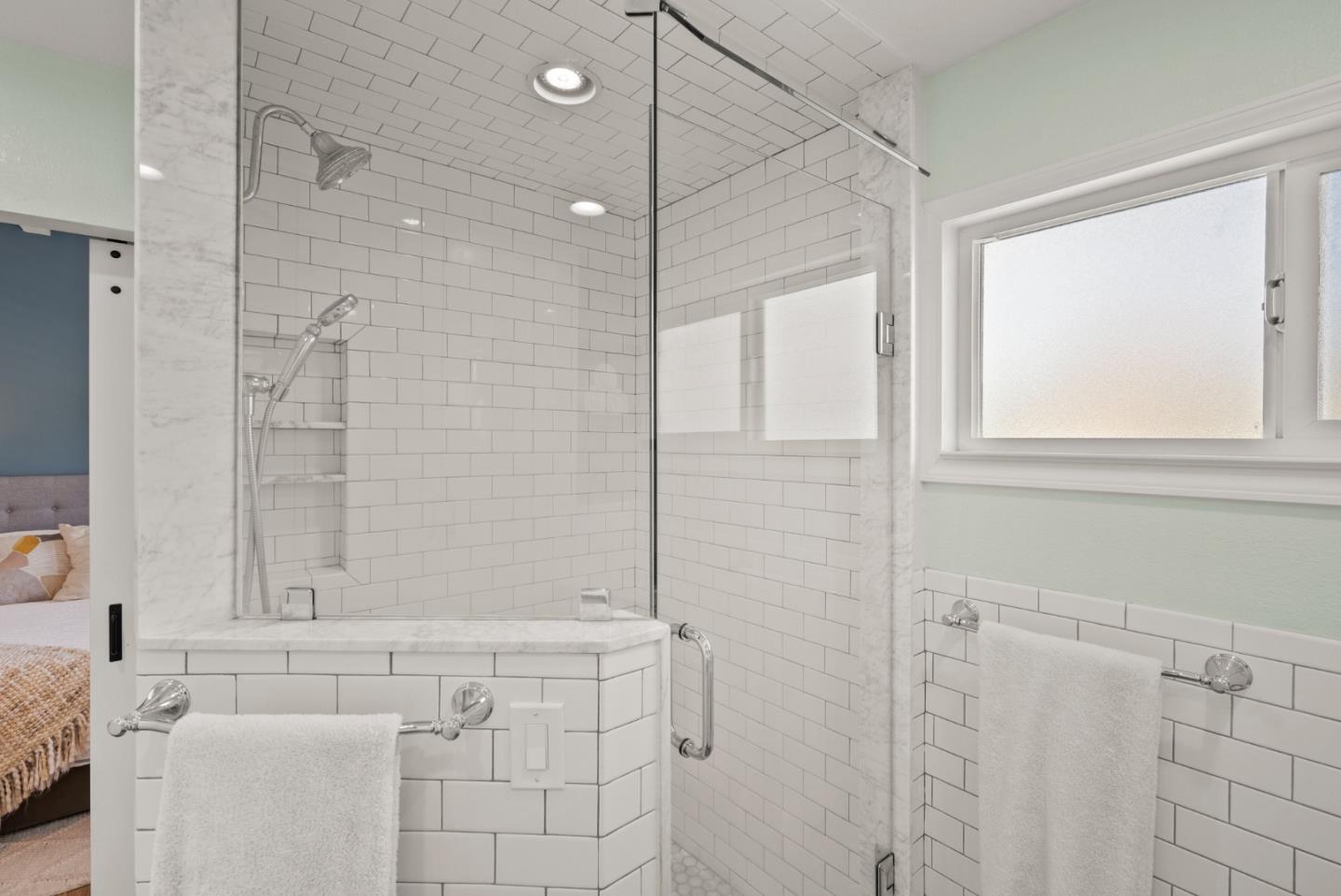 3736 Thousand Oaks DR