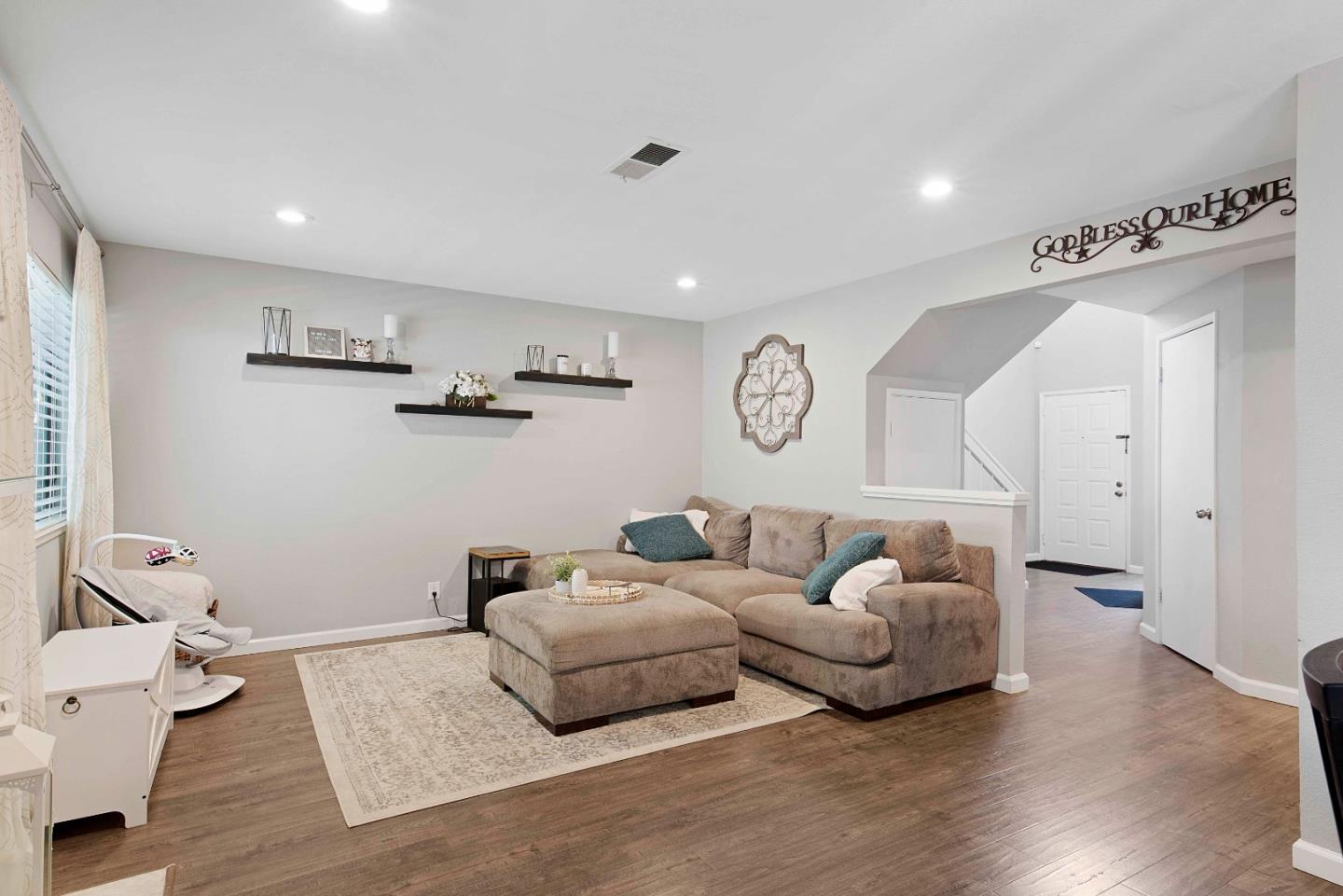 7077 Mount Vernon WAY