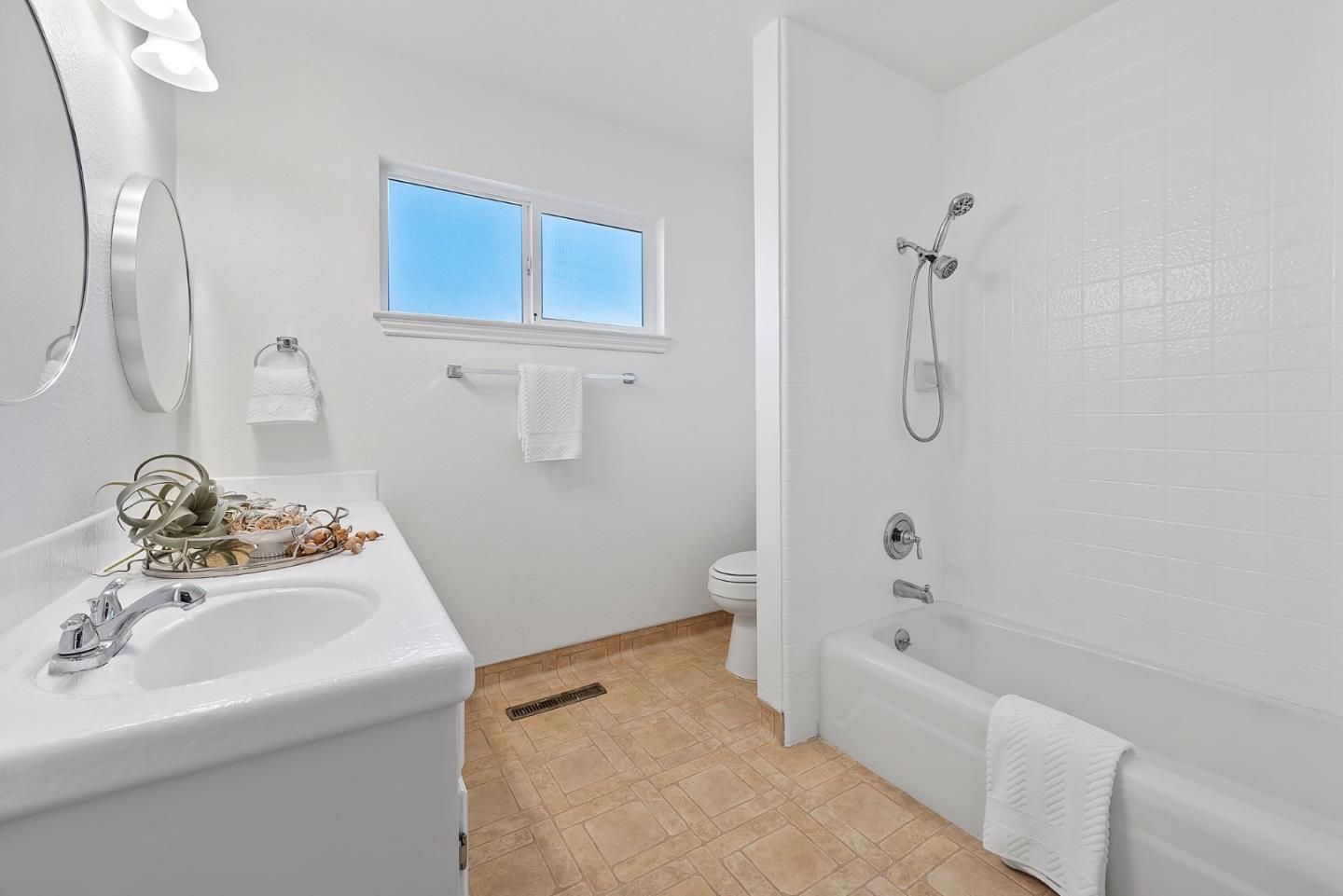 1602 Puerto Vallarta DR