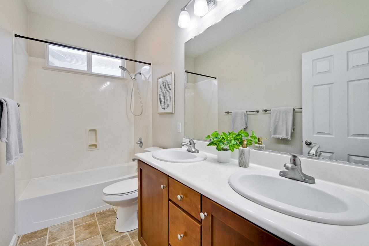 205 Rayos Del Sol DR