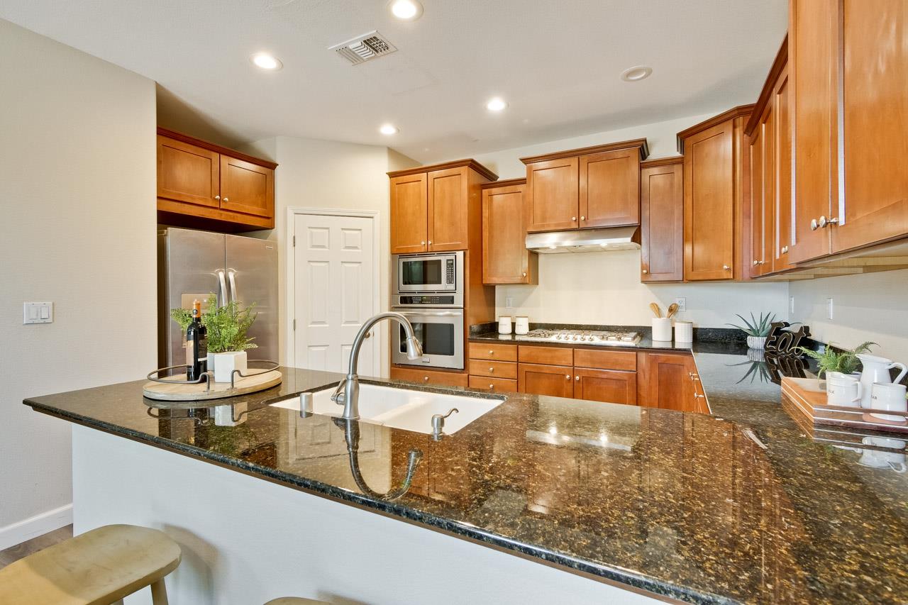 205 Rayos Del Sol DR