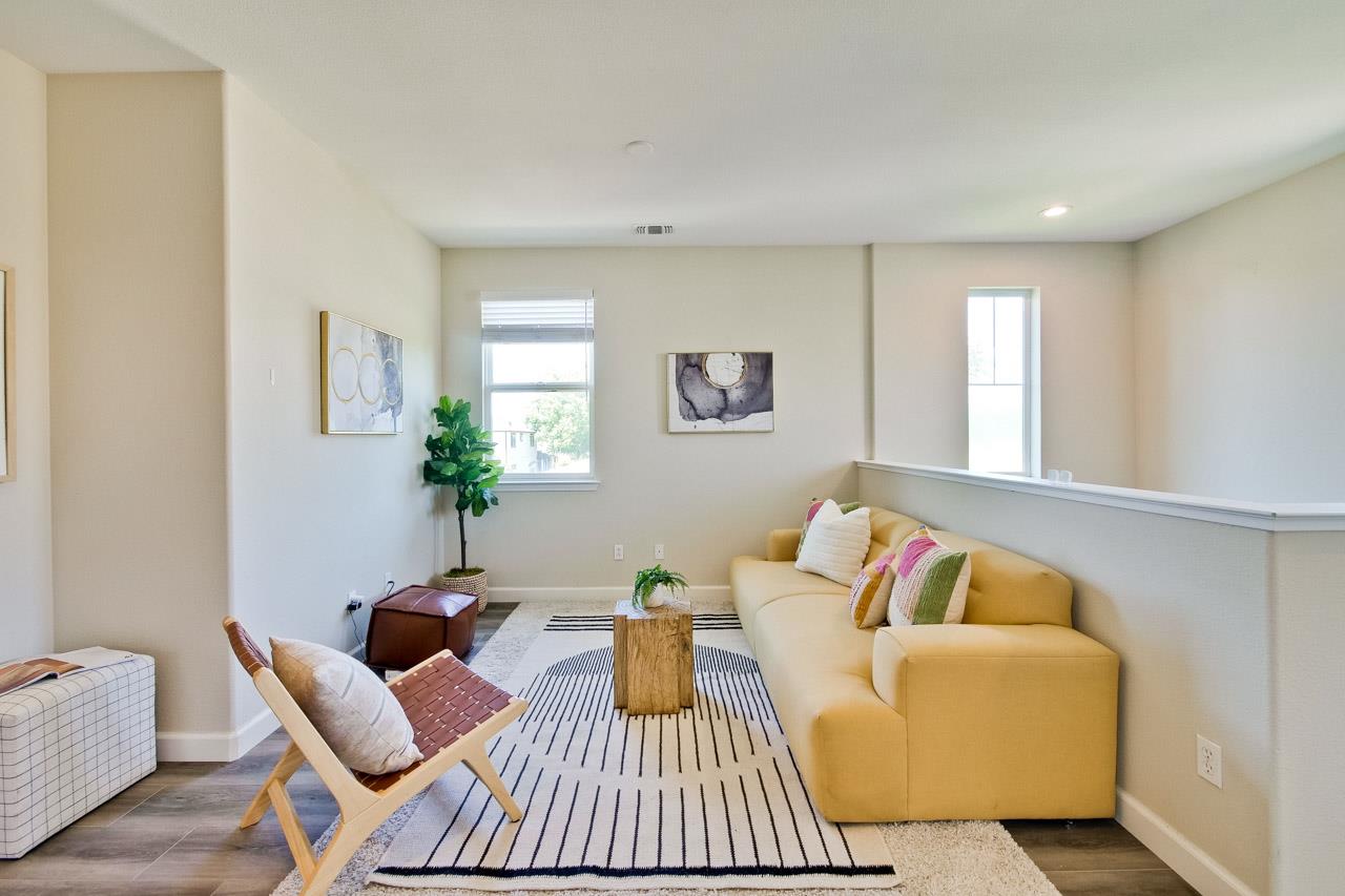 205 Rayos Del Sol DR