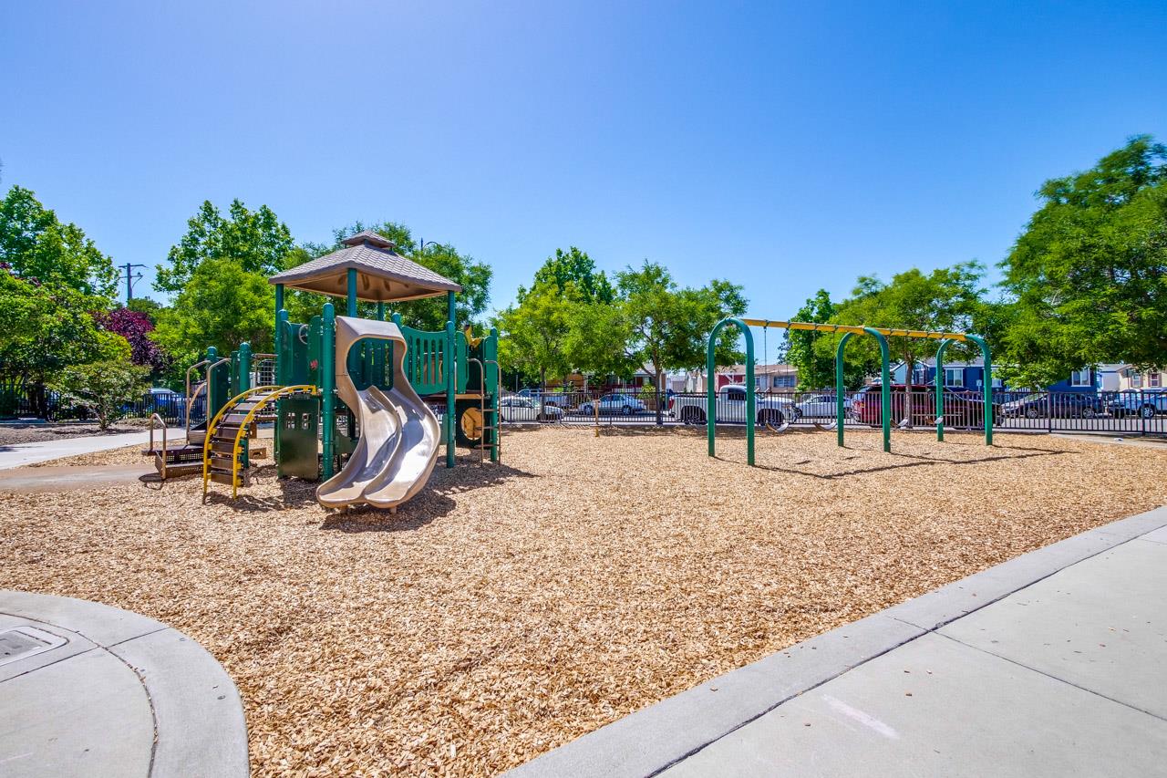 205 Rayos Del Sol DR