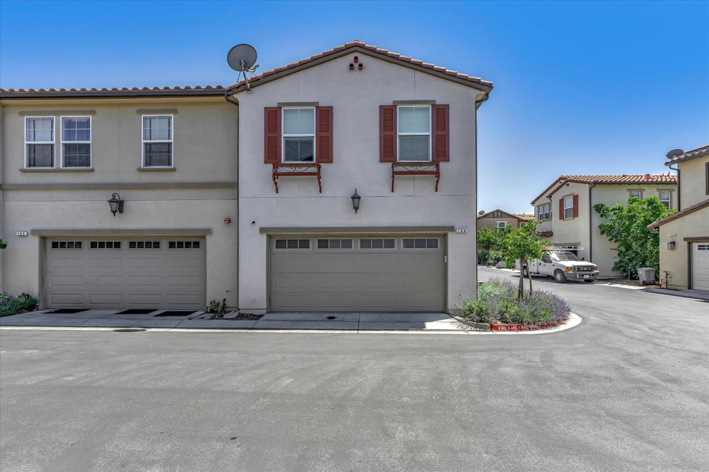 144 Larkspur LOOP