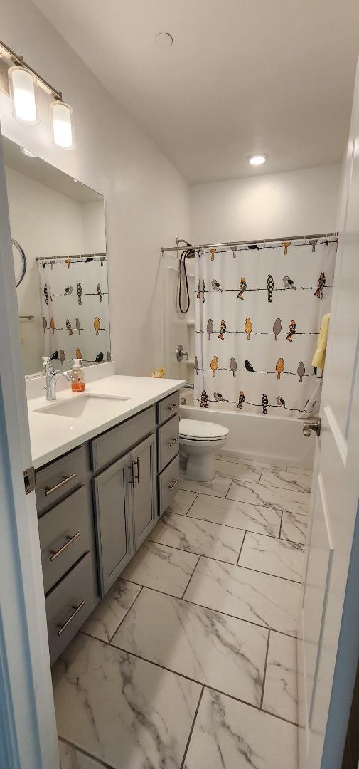 6822 Shutter CT