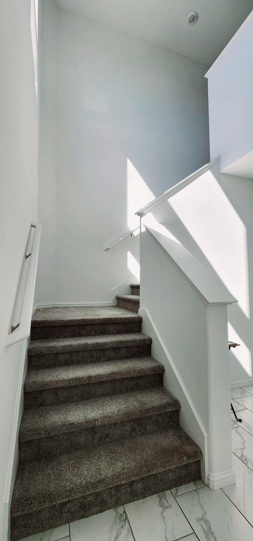 6822 Shutter CT