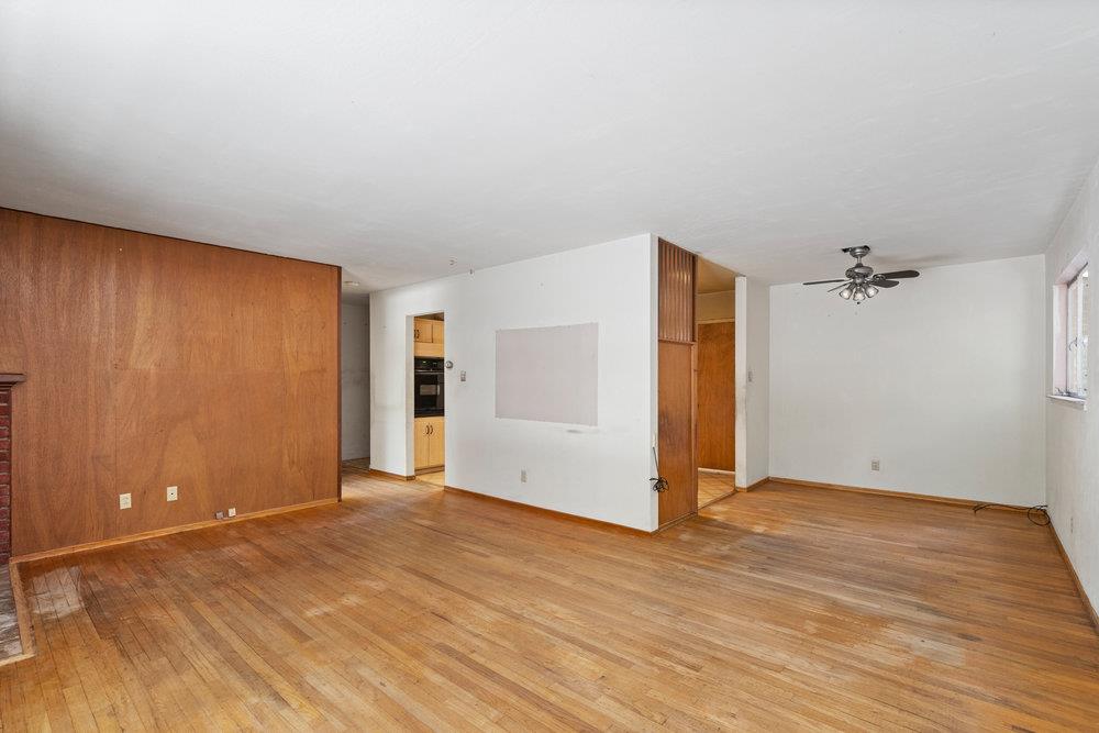 220 Highland Oaks DR