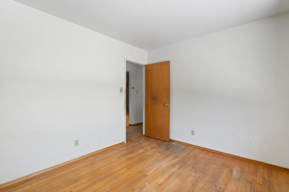 220 Highland Oaks DR