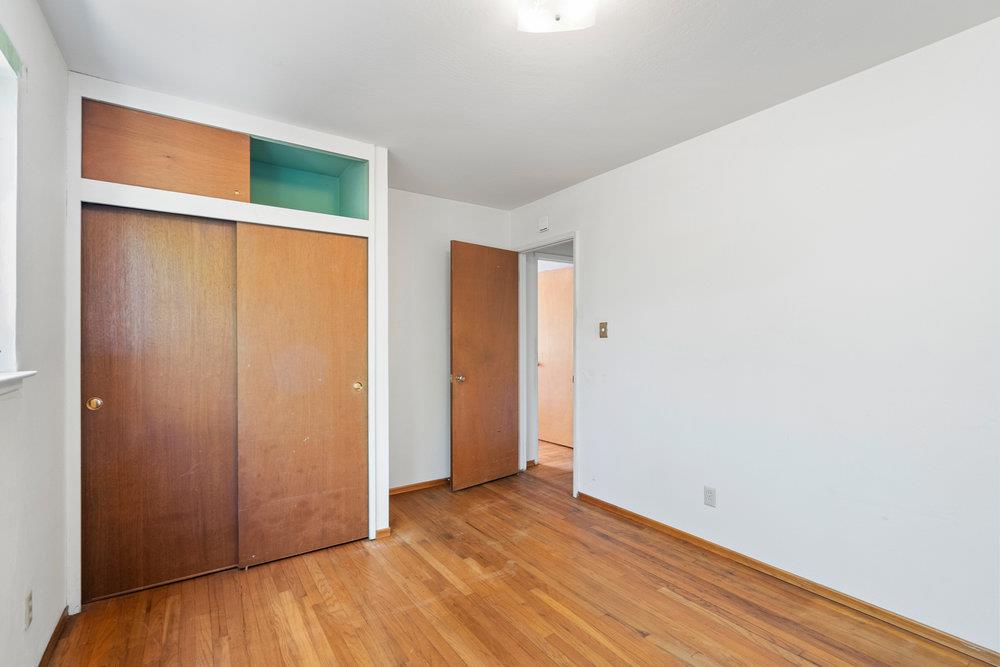 220 Highland Oaks DR