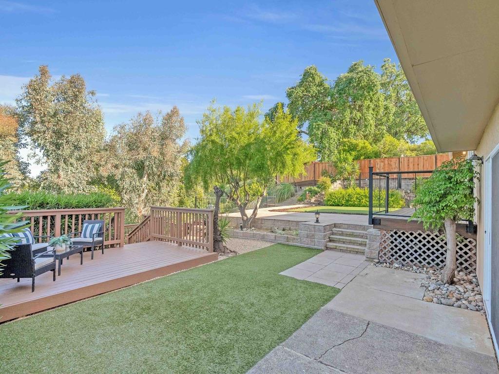 6250 Via De Adrianna