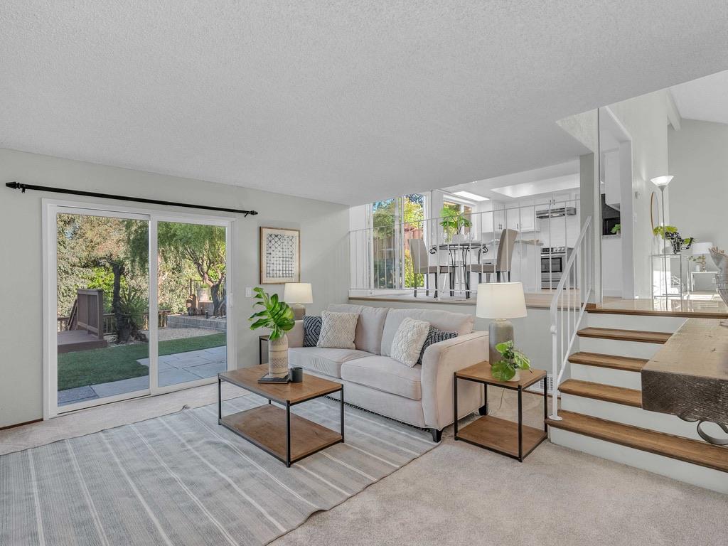 6250 Via De Adrianna