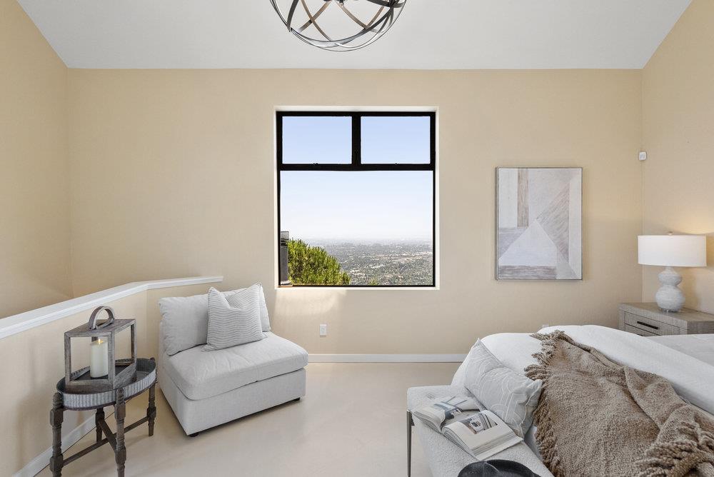 15355 Blackberry Hill RD