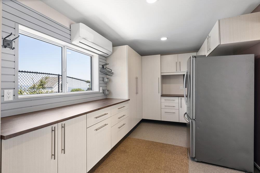 15355 Blackberry Hill RD