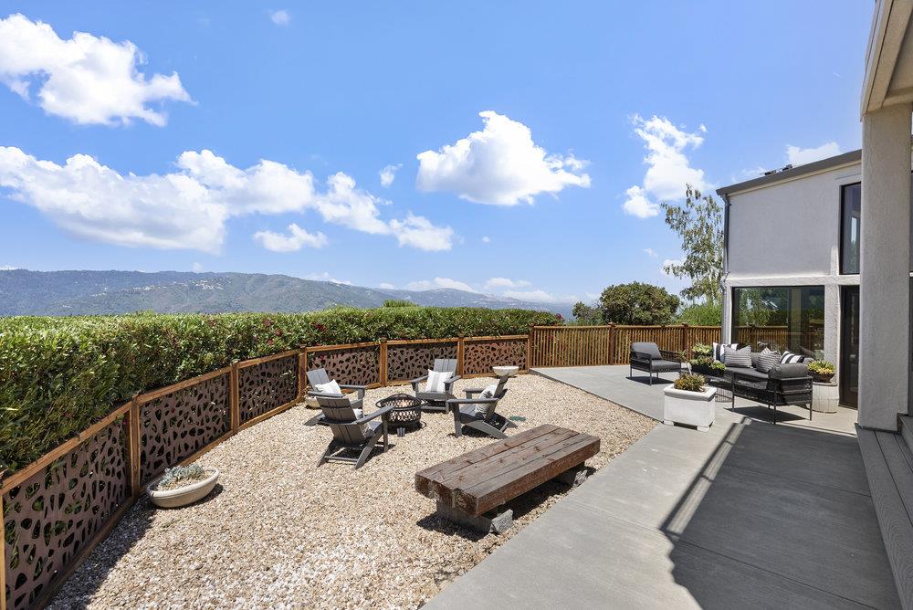 15355 Blackberry Hill RD