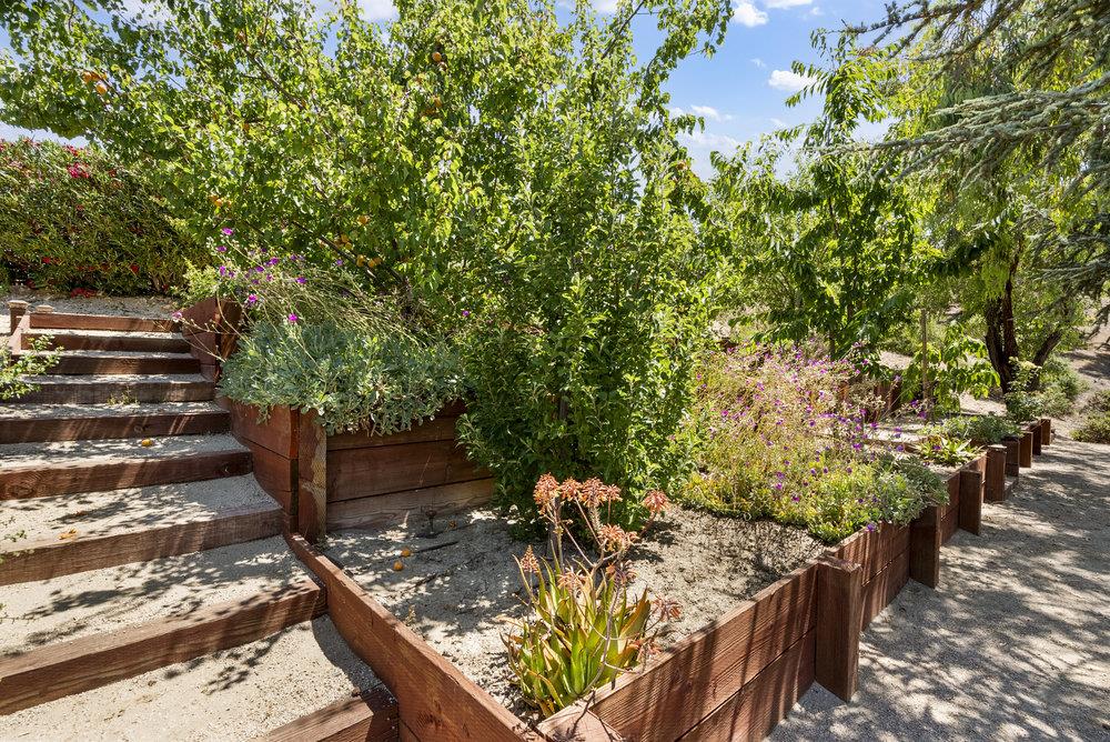 15355 Blackberry Hill RD