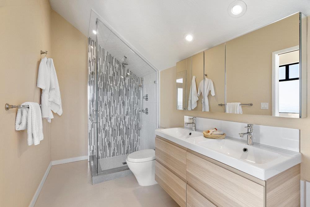 15355 Blackberry Hill RD