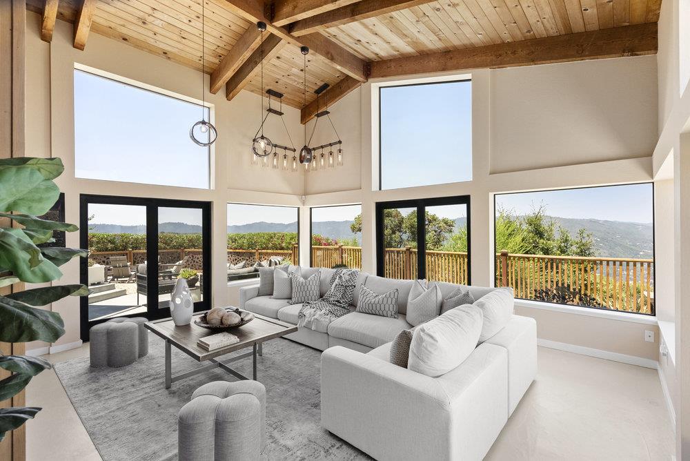 15355 Blackberry Hill RD