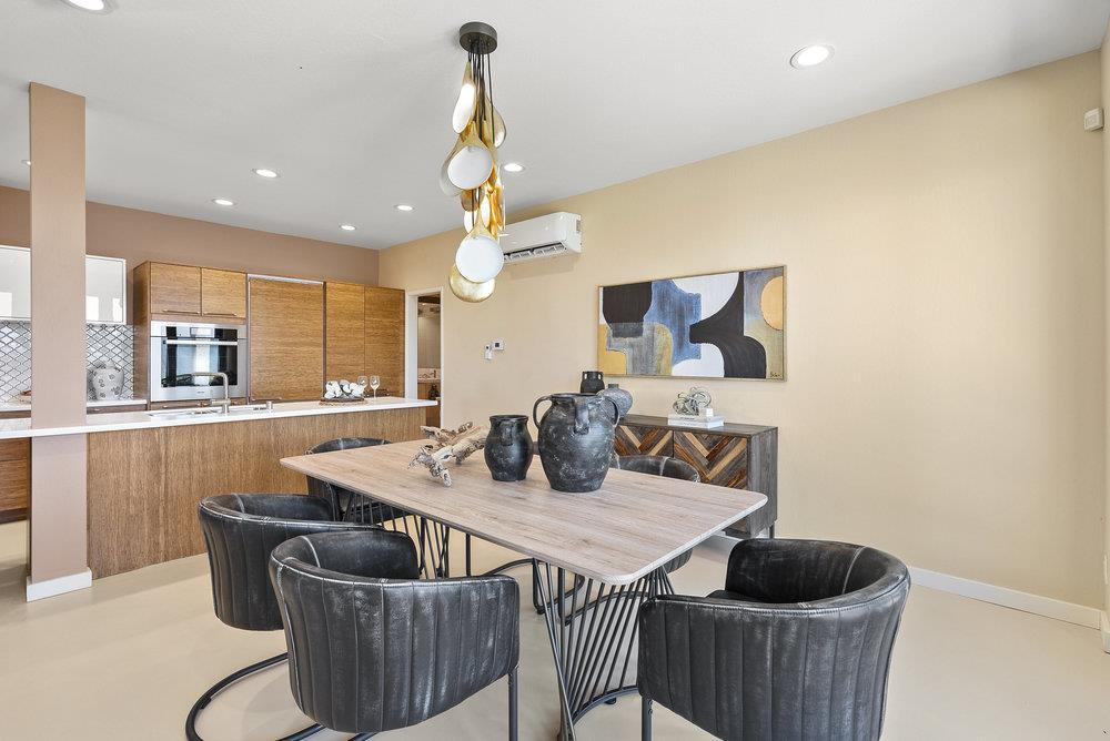 15355 Blackberry Hill RD