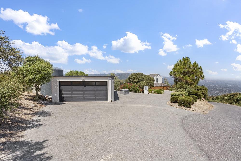 15355 Blackberry Hill RD