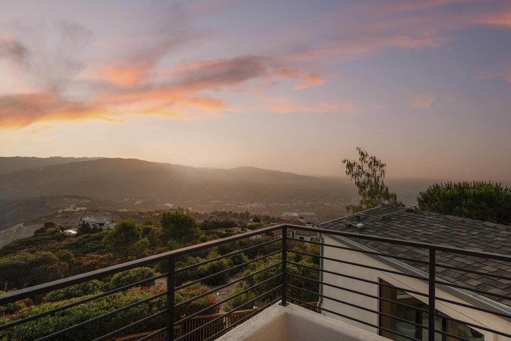 15355 Blackberry Hill RD