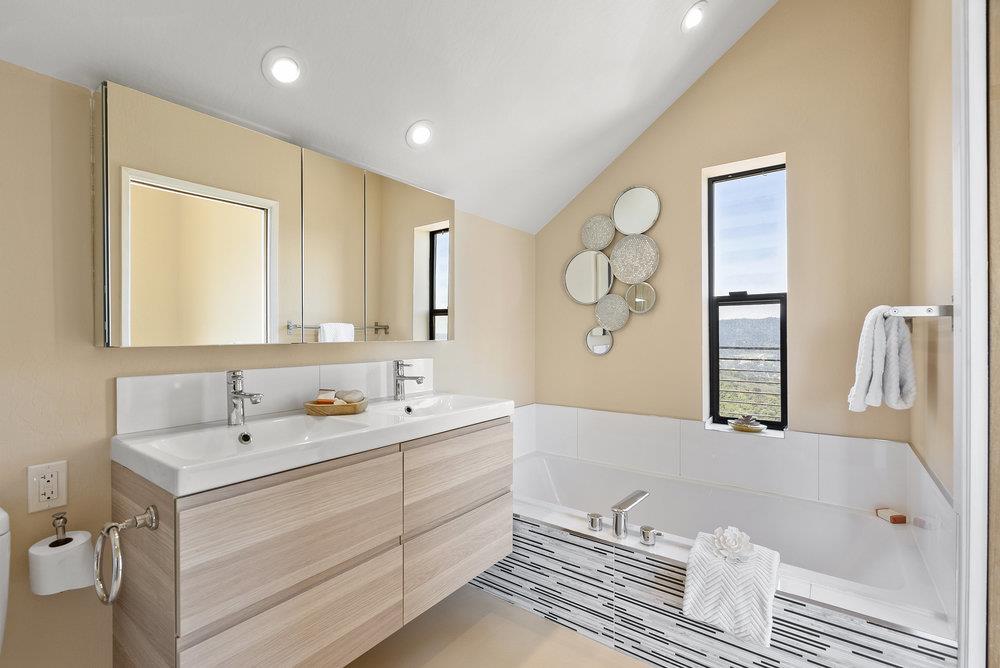 15355 Blackberry Hill RD