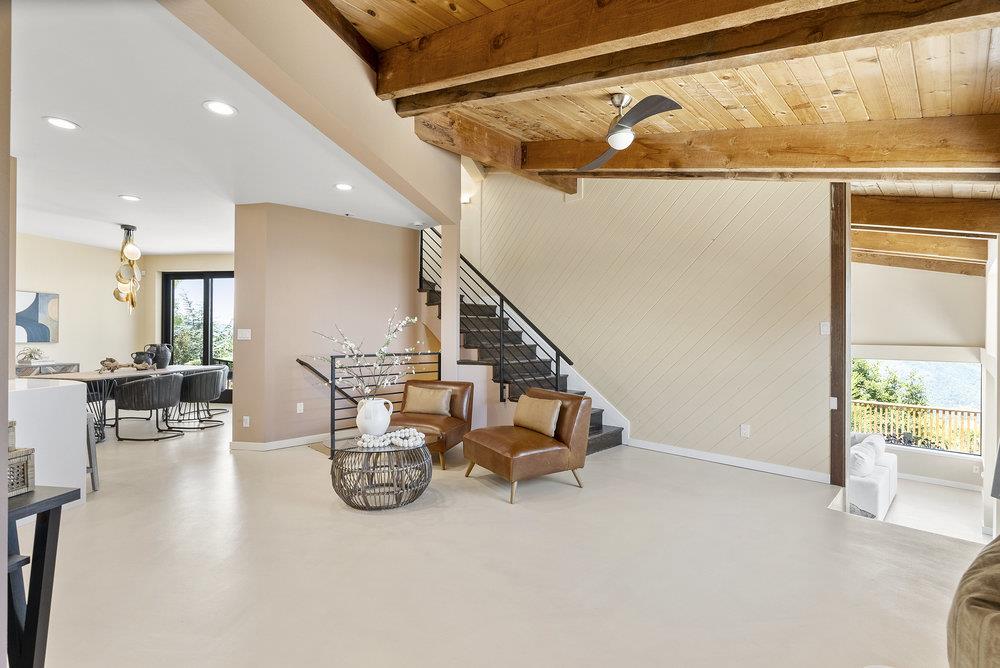 15355 Blackberry Hill RD