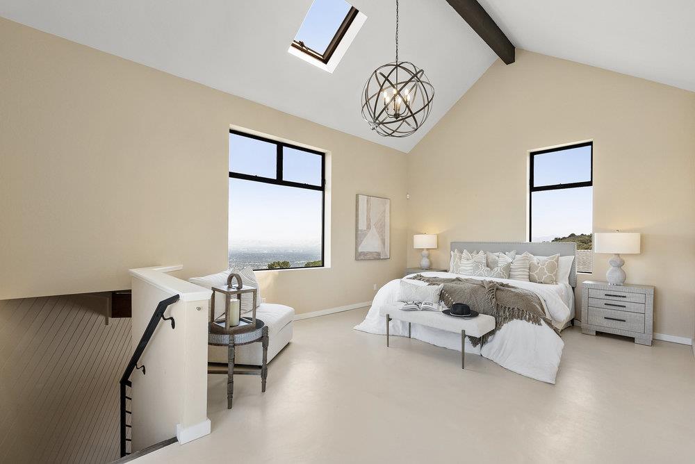 15355 Blackberry Hill RD