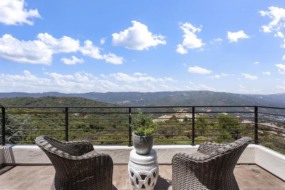 15355 Blackberry Hill RD