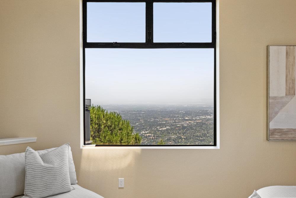 15355 Blackberry Hill RD