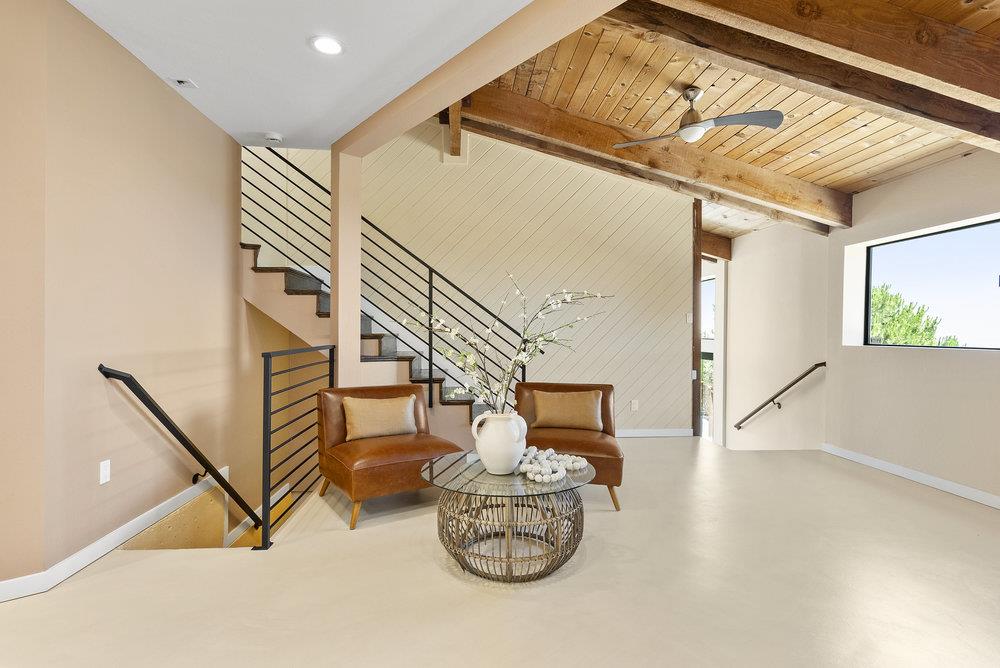 15355 Blackberry Hill RD