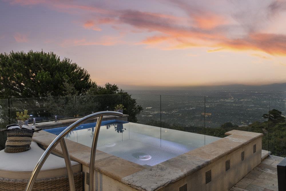 15355 Blackberry Hill RD