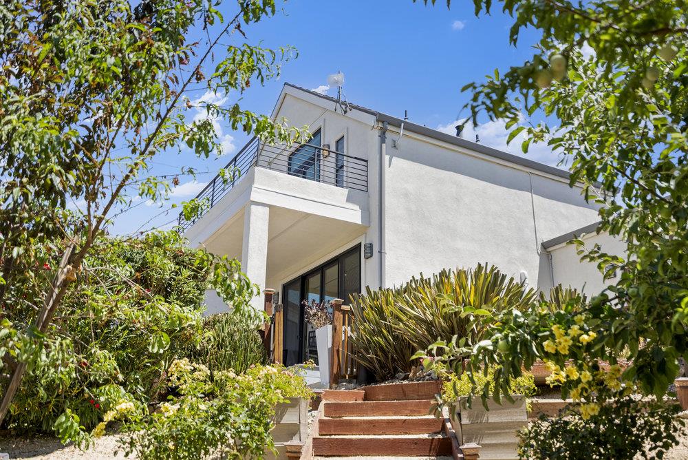 15355 Blackberry Hill RD