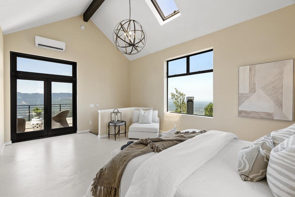 15355 Blackberry Hill RD