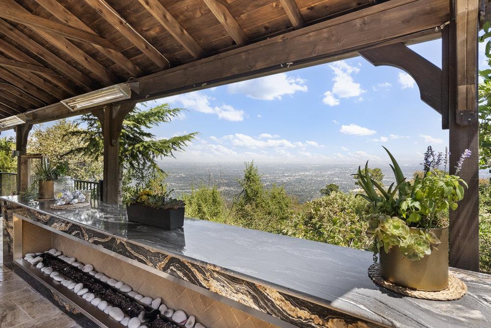 15355 Blackberry Hill RD