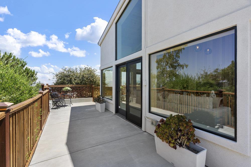 15355 Blackberry Hill RD