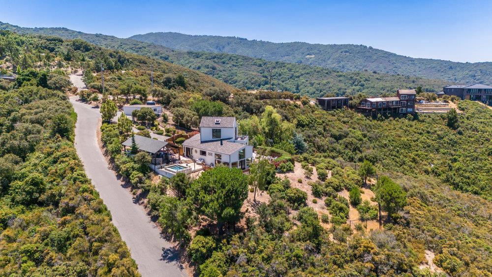 15355 Blackberry Hill RD