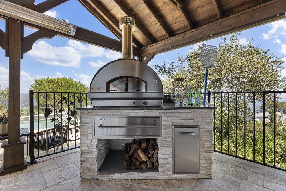 15355 Blackberry Hill RD