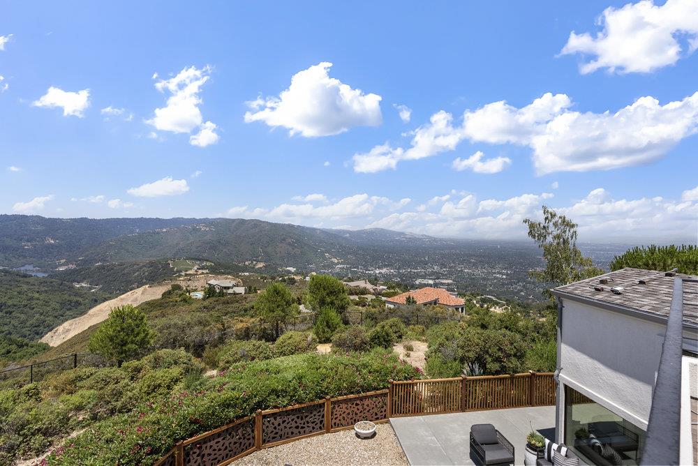 15355 Blackberry Hill RD