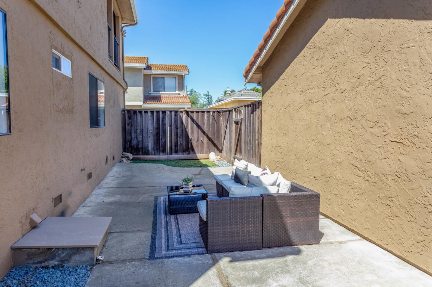 507 & 509 W Rincon AVE