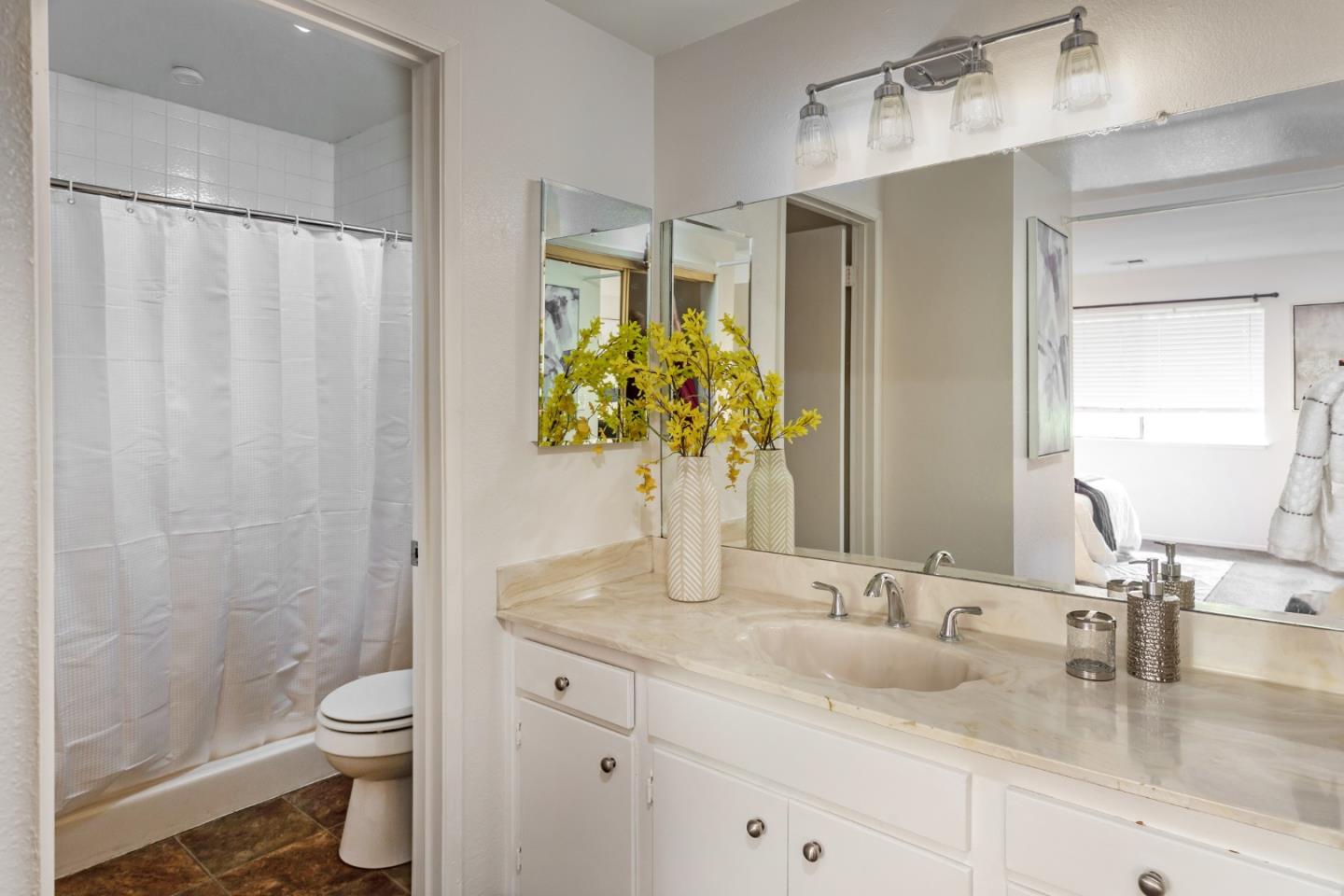 507 & 509 W Rincon AVE