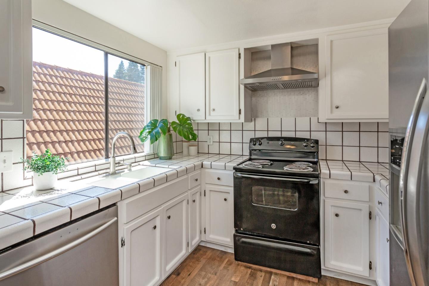 507 & 509 W Rincon AVE