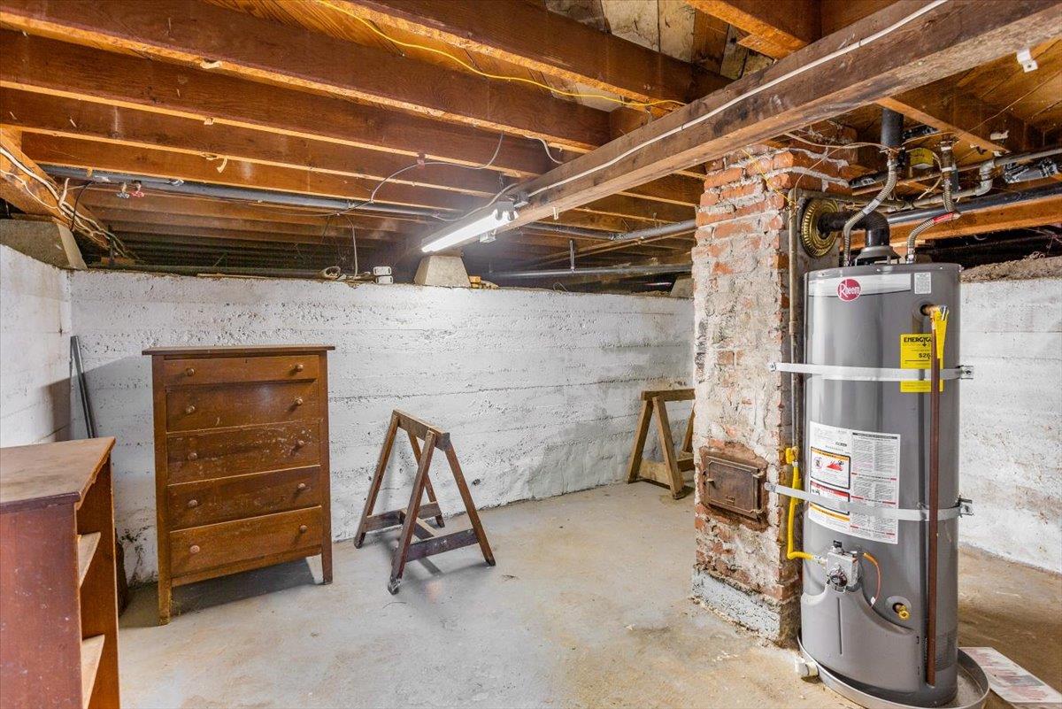 384 E Washington AVE