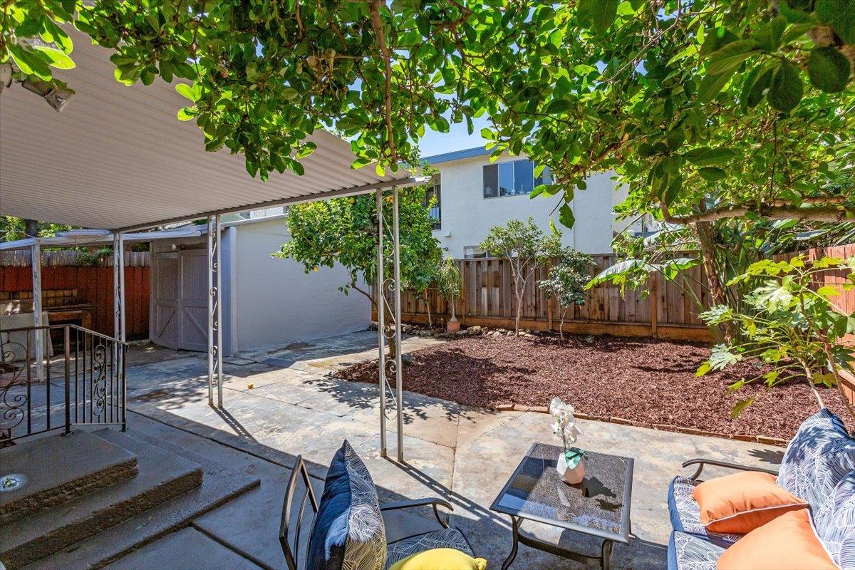 384 E Washington AVE