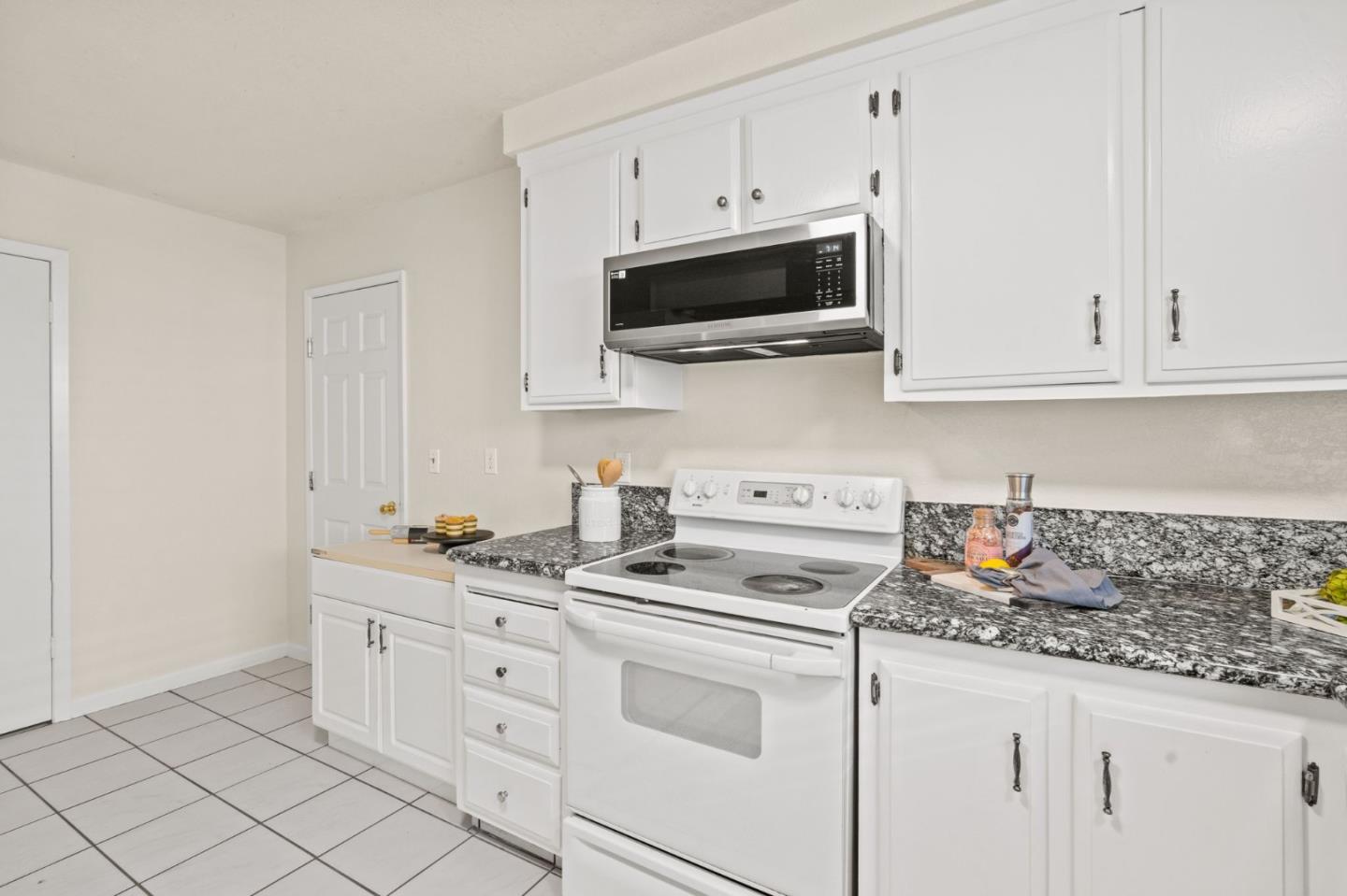 5694 Orchard Park DR