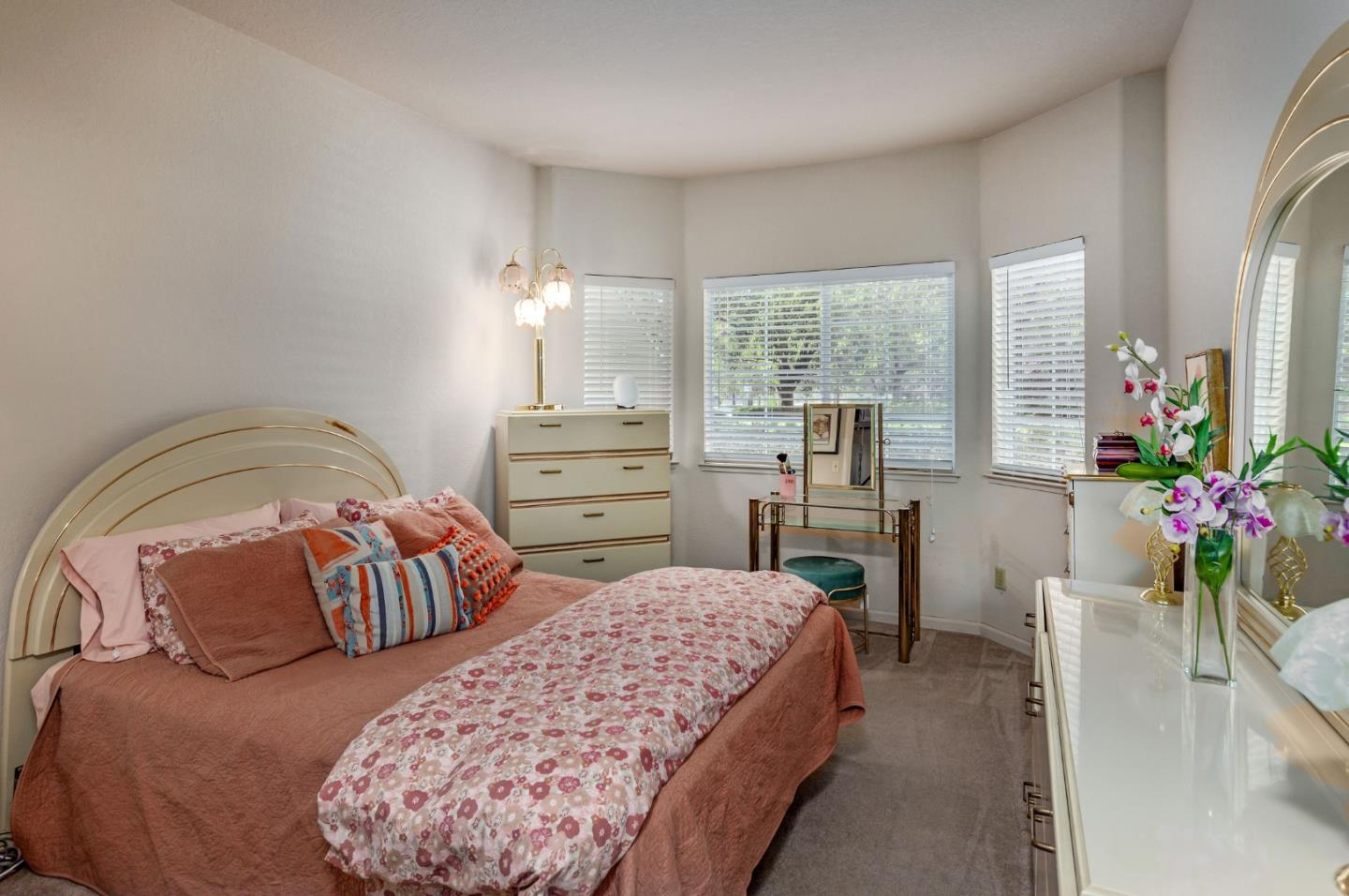 5958 Bridgeport Lake WAY