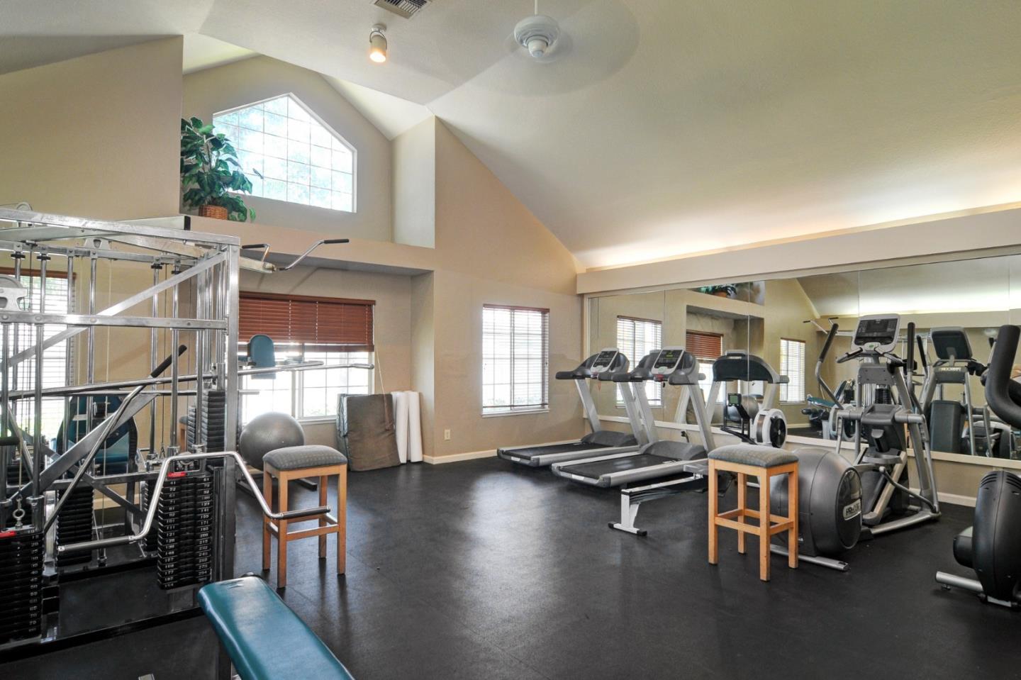 5958 Bridgeport Lake WAY