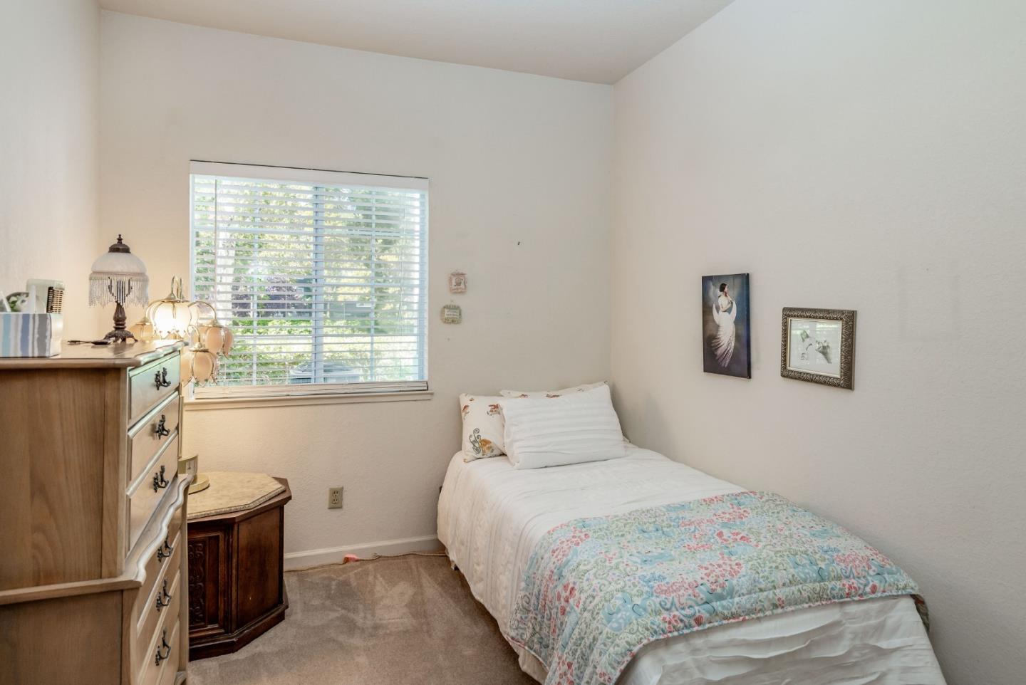 5958 Bridgeport Lake WAY